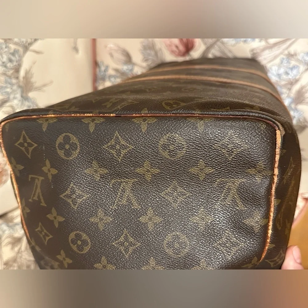 Louis Vuitton Keepall 50 Authentic Monogram Travel Boston Bag in Good Condition